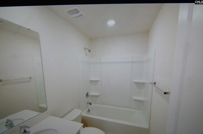 Building Photo - 457 Delahays Rd