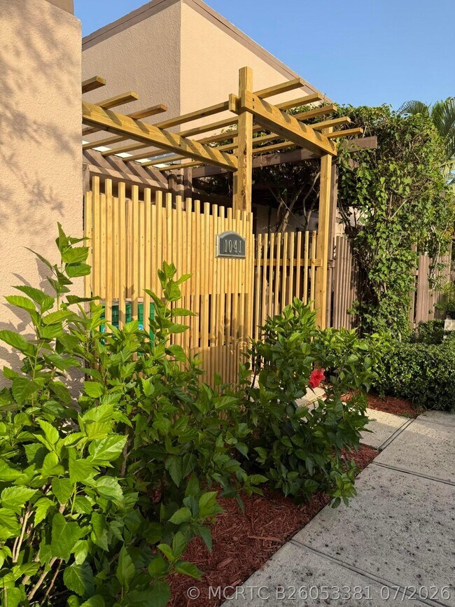 Building Photo - 1041 NW 124th Ave