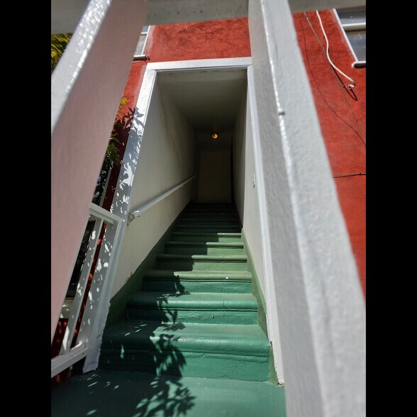Building Photo - 631 San Juan Ave