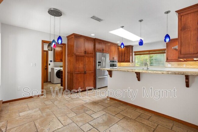 Building Photo - 4000 James Dr