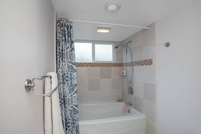 Building Photo - 2404 182nd Ave NE