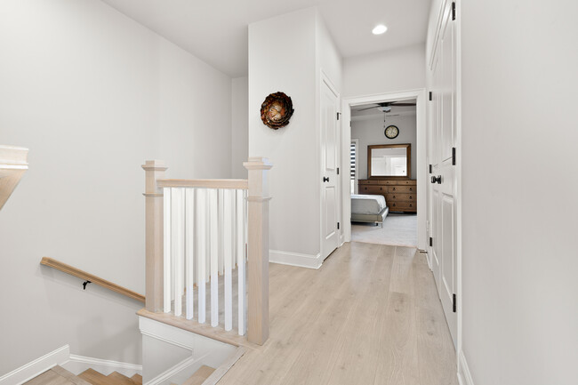 Building Photo - 7906 Laurel Crest Dr