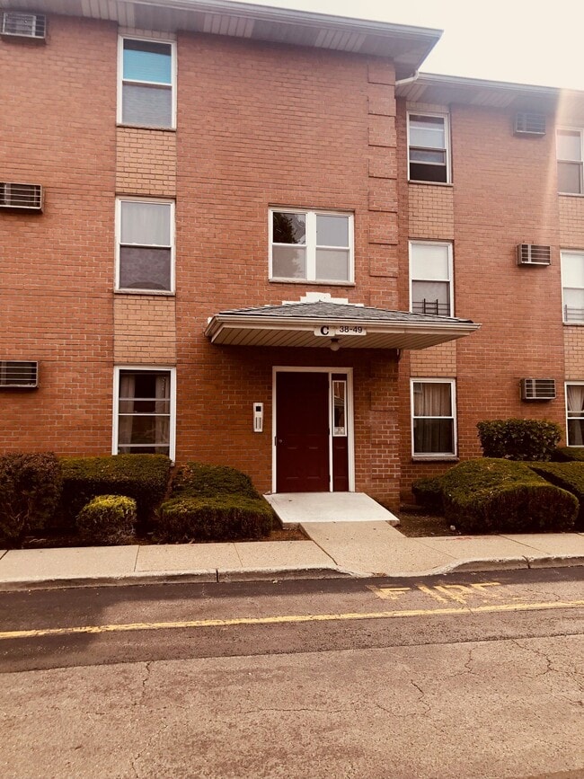 Primary Photo - 38 Riverview Ct