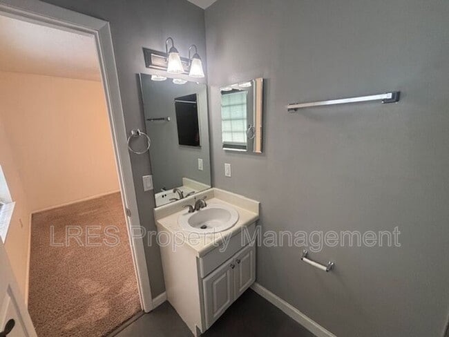 Building Photo - 2706 Graduate Ct