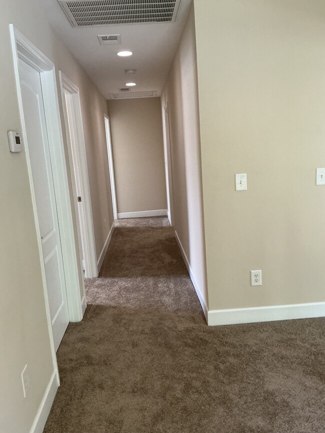 Building Photo - 222 Buttonbush Ct