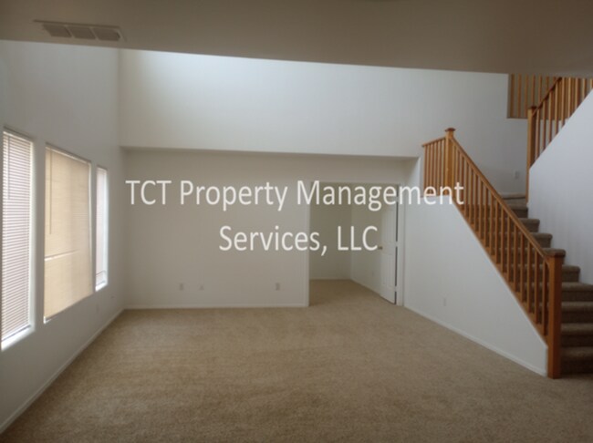 Building Photo - Large 3 Bed/2.5 Bath plus office AND Loft in Avondale!