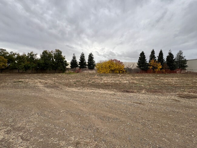 Building Photo - Incredibly rare Brentwood rental opportuni...