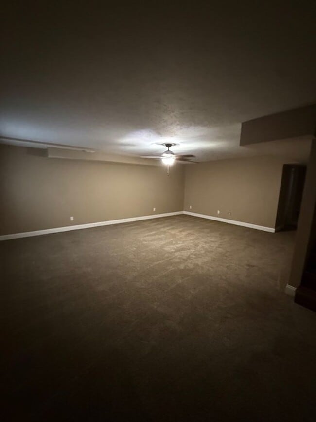 Building Photo - 409 DALHLIA