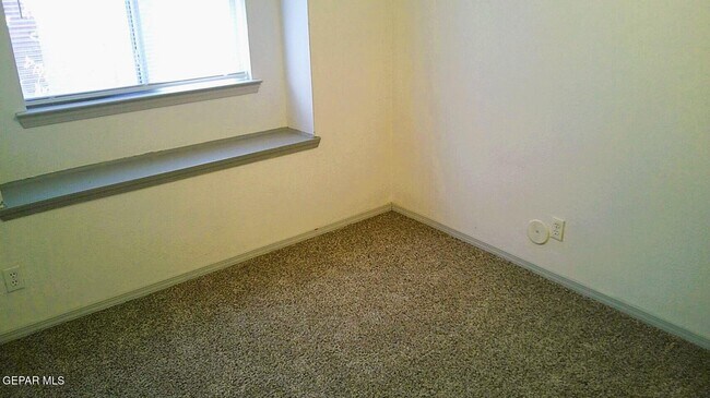 Building Photo - 1450 Plaza Roja Ct