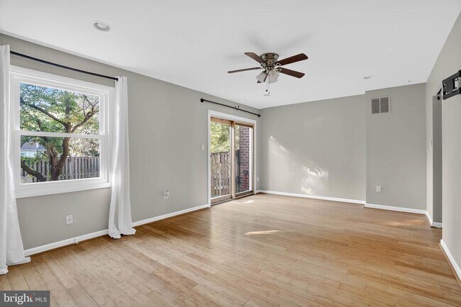 Building Photo - 1694 Forest Hill Ct