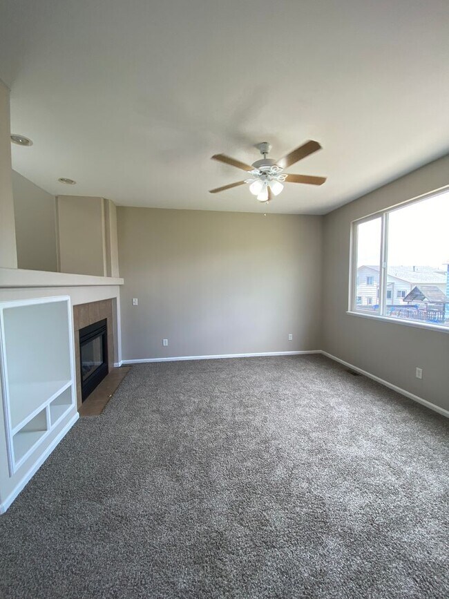 Building Photo - Newly Remodeled 3 Bedroom Home in Claremon...