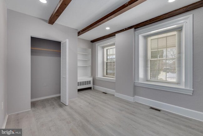 Building Photo - 4211 Garrett Rd