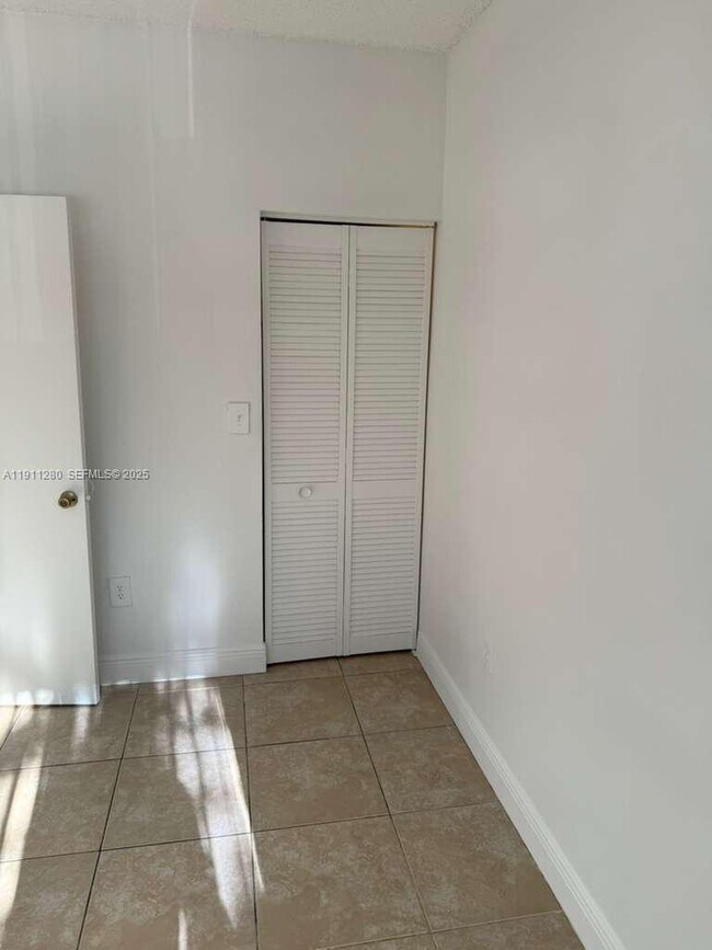 Building Photo - 2445 SW 18th Terrace