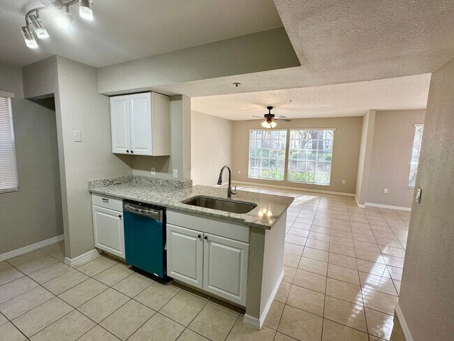 Building Photo - Beautiful bright updated 3/2 condo in Altamonte