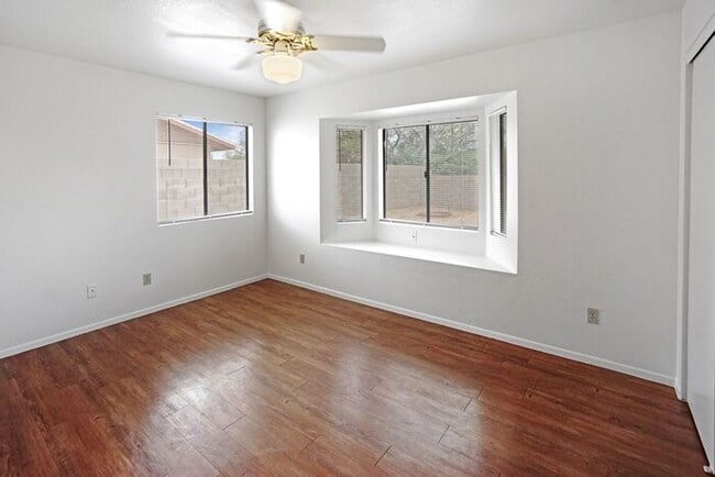 Building Photo - Pending/ Rented - Stylish & Bright 3-Bed Oasis with Desert Backyard – Sunset Point II Luxury Living