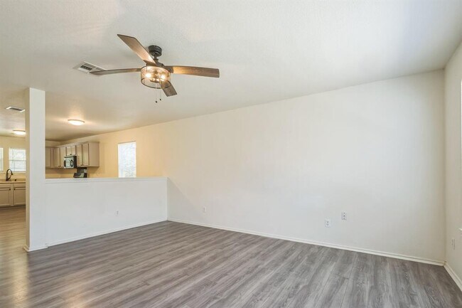 Building Photo - 508 N Cascades Ave