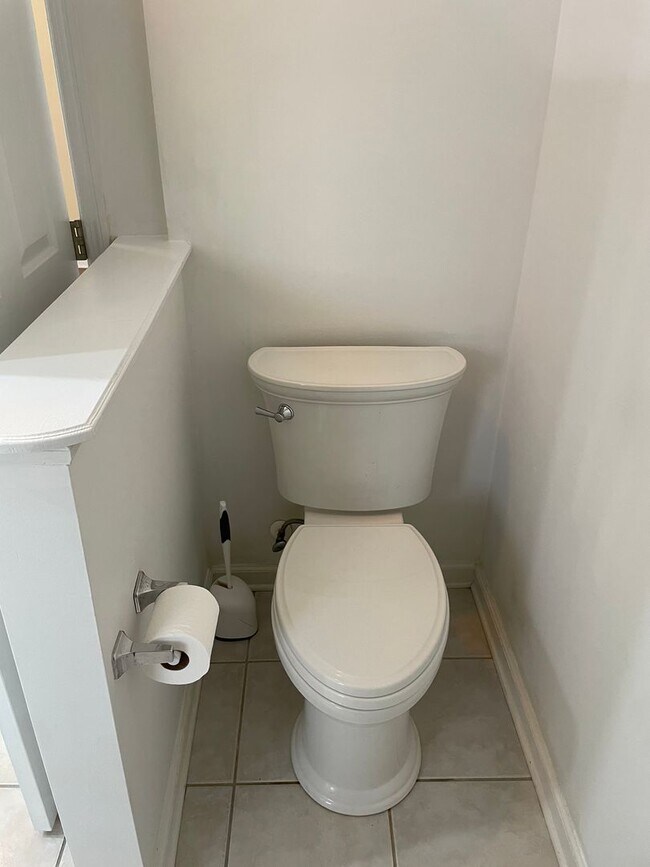 Building Photo - 3 Bedroom 2 Bathroom with a  Bonus Room  House in Winding River Plantation