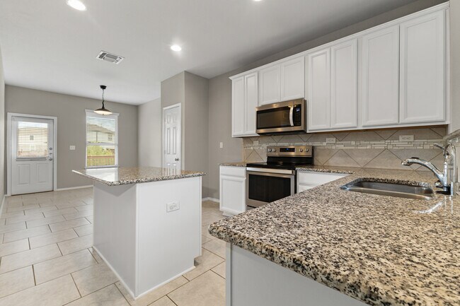 Building Photo - 10719 Noble Canyon