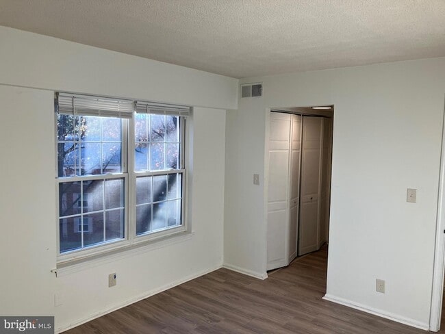 Building Photo - 7680 Tremayne Pl