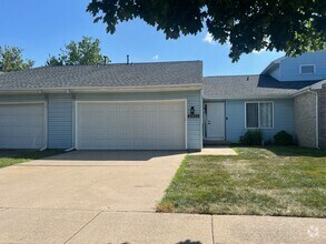 Building Photo - Updated Condo with Water view - Available ...