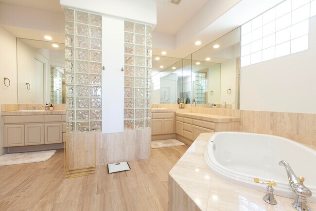 Building Photo - 48550 Capistrano Way