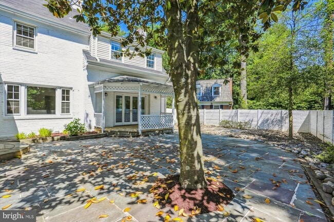 Building Photo - 5508 Dorset Ave