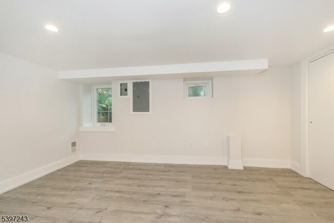 Building Photo - 266 Elmwood Ave