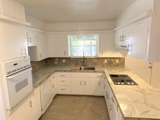 Building Photo - 3814 39th St