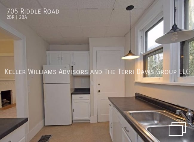 Building Photo - 705 Riddle Rd