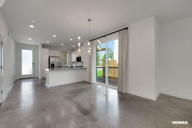 Building Photo - Charming 3BR House in East Austin - Pet Fr...
