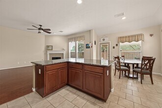 Building Photo - 13719 Saxony Dr