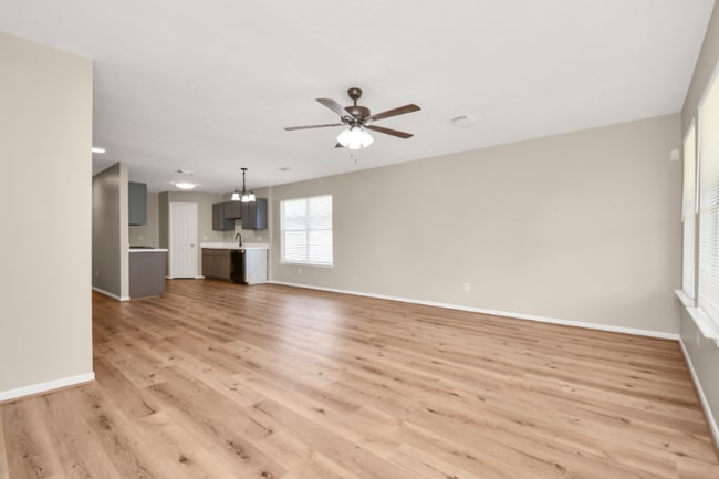 Building Photo - 21910 Willow Shade Ln