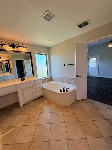 Building Photo - 213 Briarstone Dr