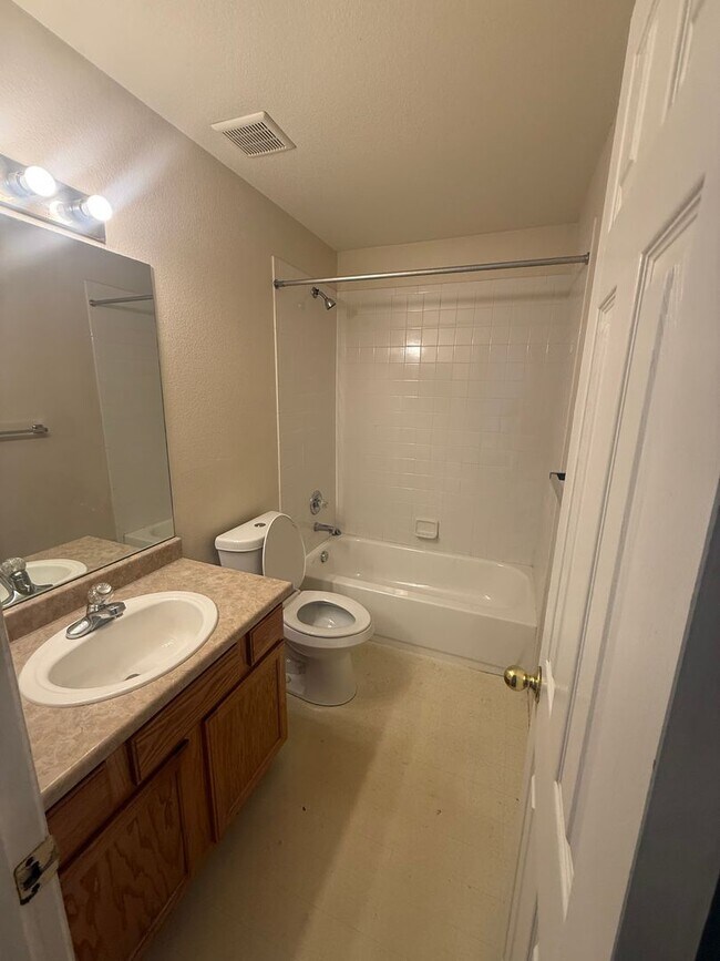 Building Photo - BEAUTIFUL CONDO IN WOLF RANCH!!