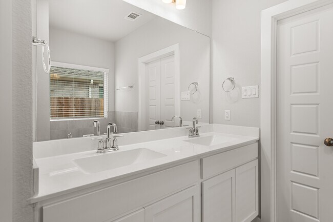 Building Photo - 21635 Coral Mist Dr