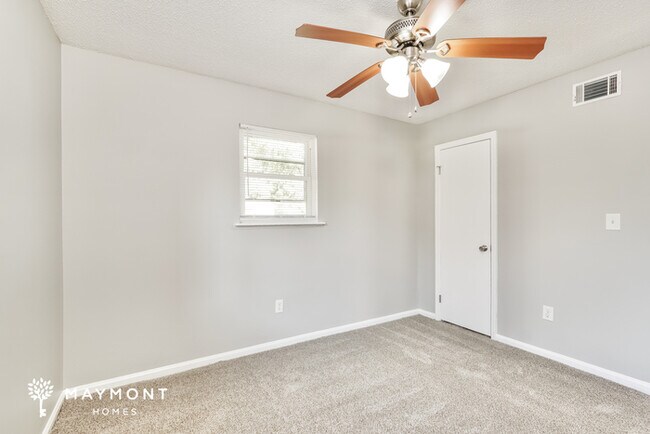 Building Photo - Beautiful 3-Bedroom Home with Large Yard