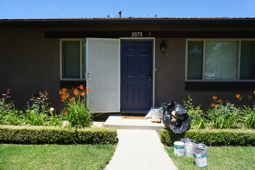 Building Photo - 2075 Avenida Vista Del Monte #1