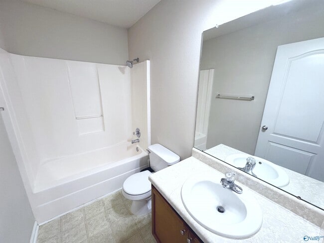 Building Photo - 120 Clover Ridge Dr