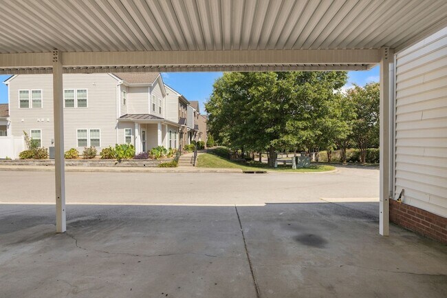 Building Photo - 4316 Summercrest Blvd