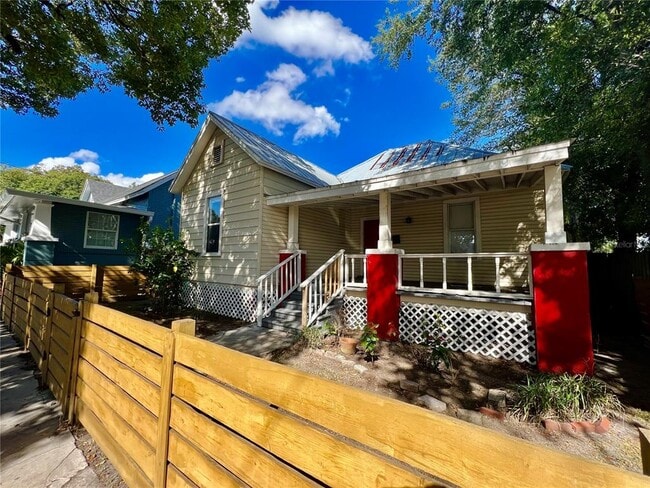 Building Photo - 111 W Amelia Ave