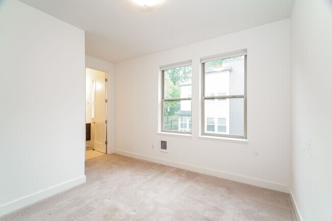Building Photo - 13665 SE 67th Pl.