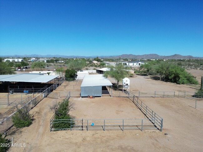 Building Photo - 16511 W Dale Ln