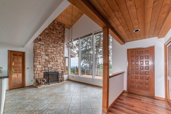 Building Photo - Unique Carmel Highlands 2 Bed, 2 Bath + Sunroom & Office