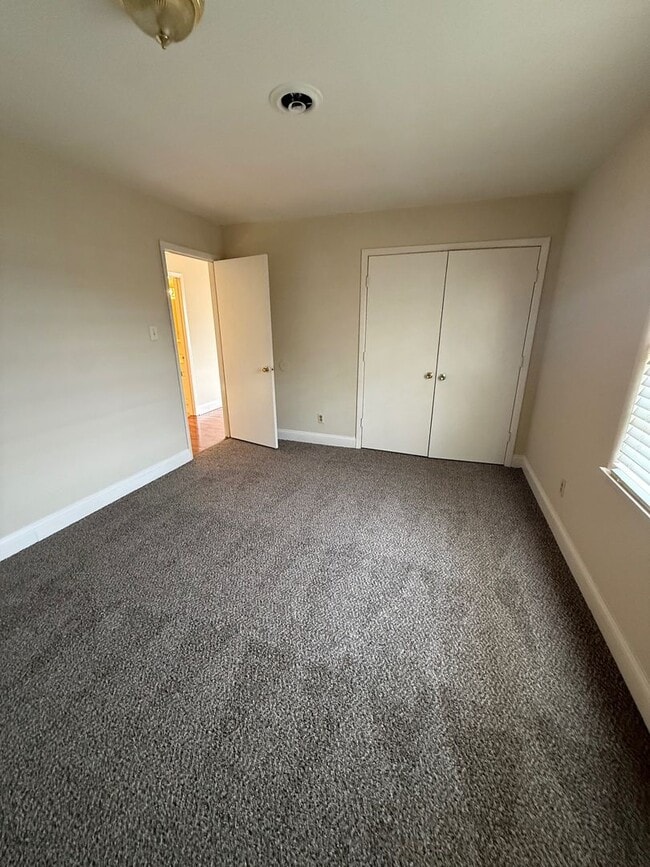 Building Photo - Serenity Village