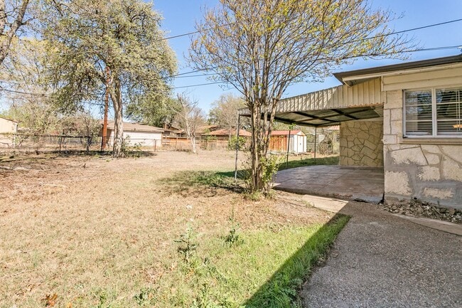 Building Photo - Charming 3-bedroom in the heart of Monticello Park