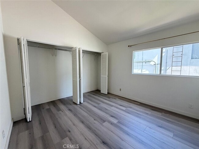 Building Photo - 911 N Beaudry Ave