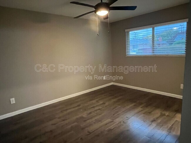 Building Photo - 212 Derecho Way