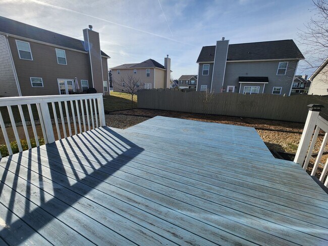 Building Photo - Maryville City 37804 - 3 bedroom, 2.5 Bath...