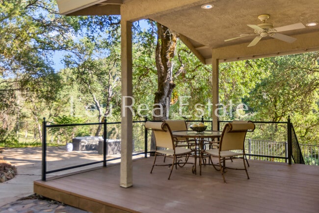 Building Photo - 6811 Beaver Pond Rd