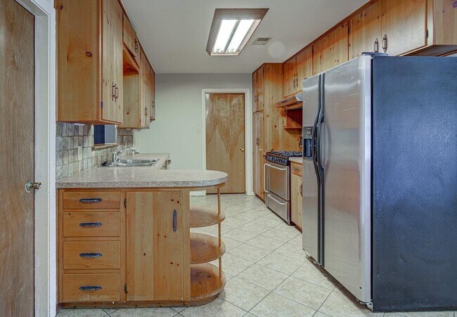 Building Photo - 7803 Lazy Ln